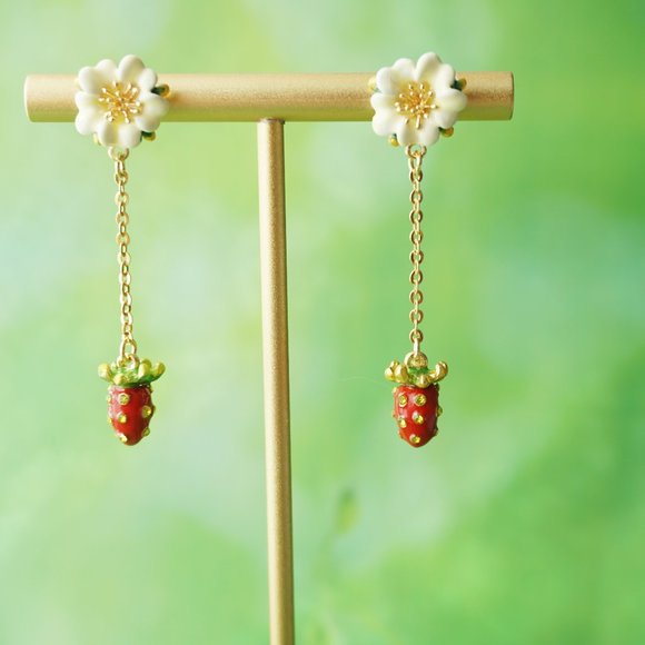 NWT Lesnereides strawberry earrings - Picture 1 of 10